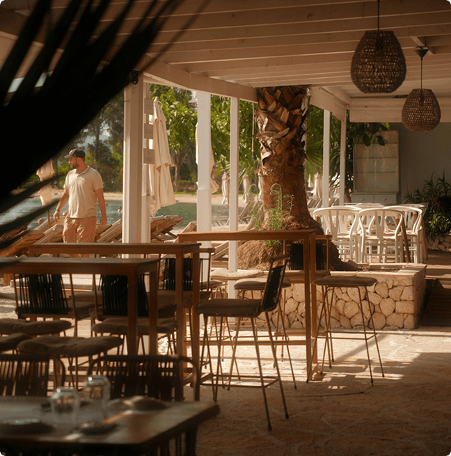 Dining at Destinn Dhela